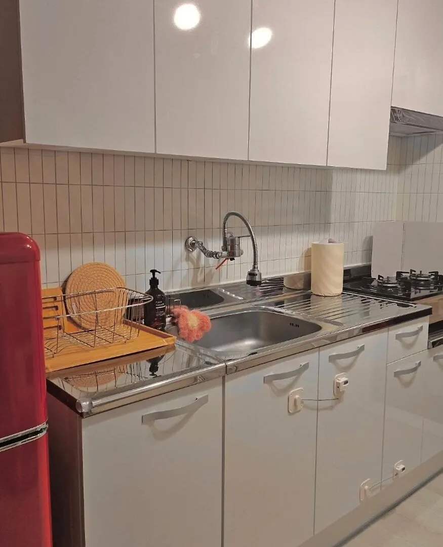 Noah House Jamsil, Close To Coex, Lotte World, Seokchon Lake, Near Subway Station, Two-Room, Up To 6 People ソウル特別市 0*,  韓国